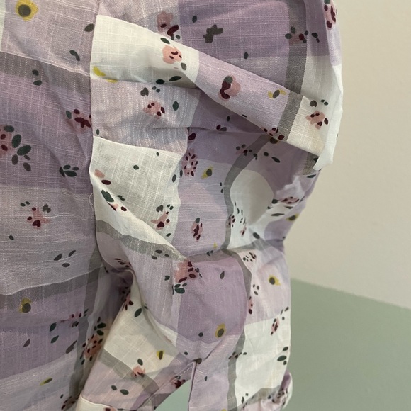 Only Women’s shirt size M runs like S - Picture 7 of 14